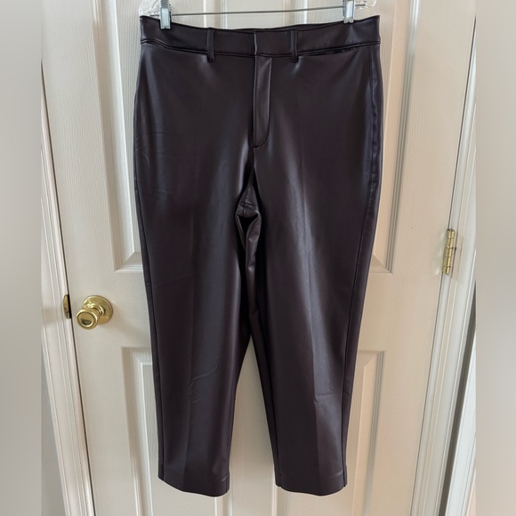 Old Navy High-Waisted Faux-Leather Pixie Straight Pants - Picture 3 of 9